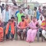 करकापाल के तीन परिवार ईसाई धर्म त्यागकर विधिवत सनातन धर्म में वापसी की