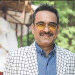 पंकज त्रिपाठी ने टीम को खिलाए लखनऊ के स्वादिष्ट आम, सेट पर छाई मस्ती!