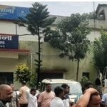 गिरिडीह में महिला पर चोरी का आरोप लगा सिर मुंडा, जूते-चप्पलों की माला पहनाकर घुमाया
