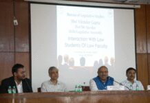 दिल्ली विधानसभा अध्यक्ष विजेंद्र गुप्ता ने डीयू के लॉ स्टूडेंट्स से बातचीत की