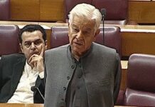 पाकिस्तानी रक्षा मंत्री ने अफगानिस्तान को दी ‘ओपन वॉर’ की धमकी