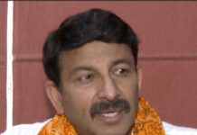 उनके पास 56 इंच की जीभ, हमारे पास 56 इंच का सीना है : मनोज तिवारी का तेजस्वी पर तंज