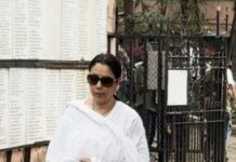 रूपाली गांगुली से डेविड धवन तक कई हस्तियों ने सतीश शाह को दी अंतिम विदाई