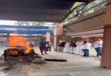 ‘साराभाई वर्सेस साराभाई’ के साथी कलाकारों ने गाना गाकर सतीश शाह को दी अंतिम विदाई, आंखें हुईं नम
