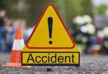 झारखंड: गढ़वा में ट्रक की चपेट में आकर बाइक सवार दो लोगों की मौत, बच्ची जख्मी