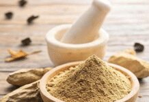 मुल्तानी मिट्टी से पाएं बालों में नई जान, स्कैल्प की सफाई के साथ डैंड्रफ भी होगा दूर